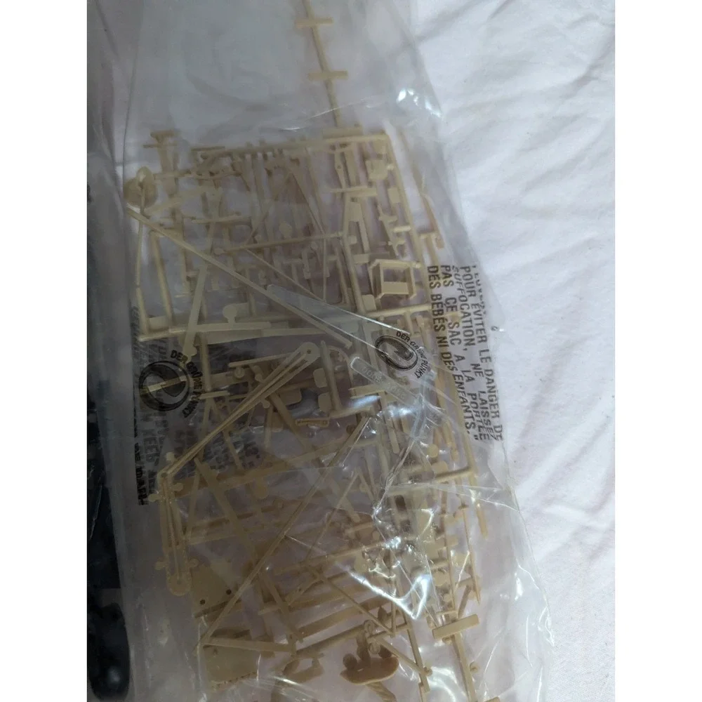 monogram Black Widow P-61 1/48 scale Airplane model kit + Wright Bros Kitty hawk